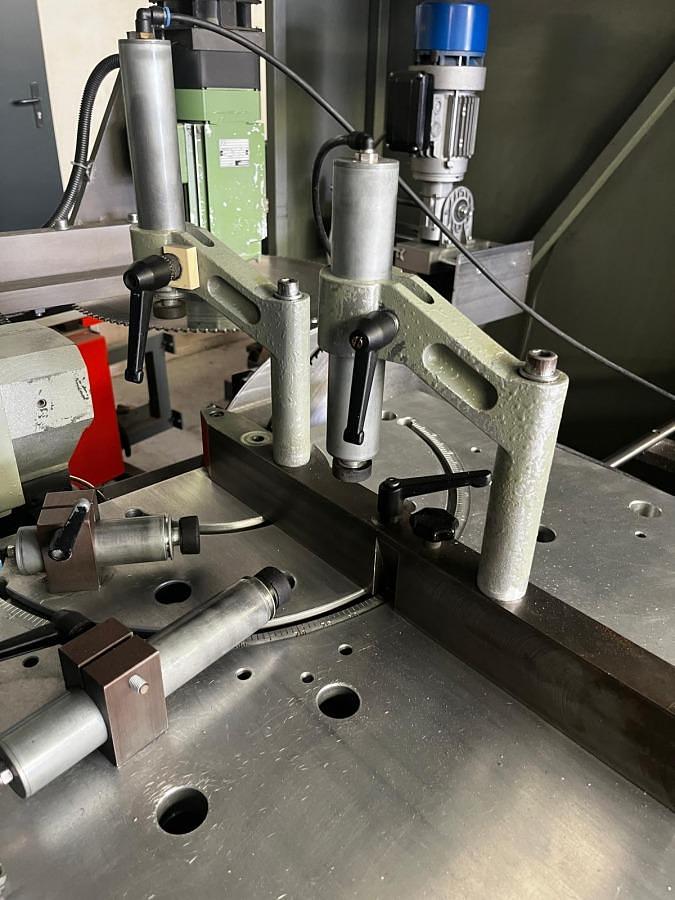 Używane PIŁA FASADOWA PRESSTA EISELE PRISMA 600 ROK 2005
