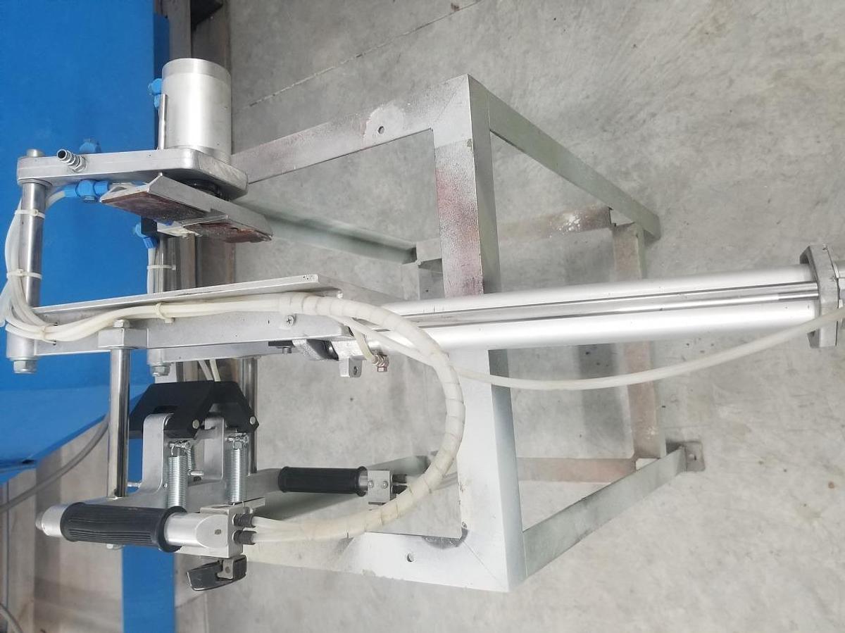 Used CLEANING / CHISELLING MACHINE RYKO YEAR 2013