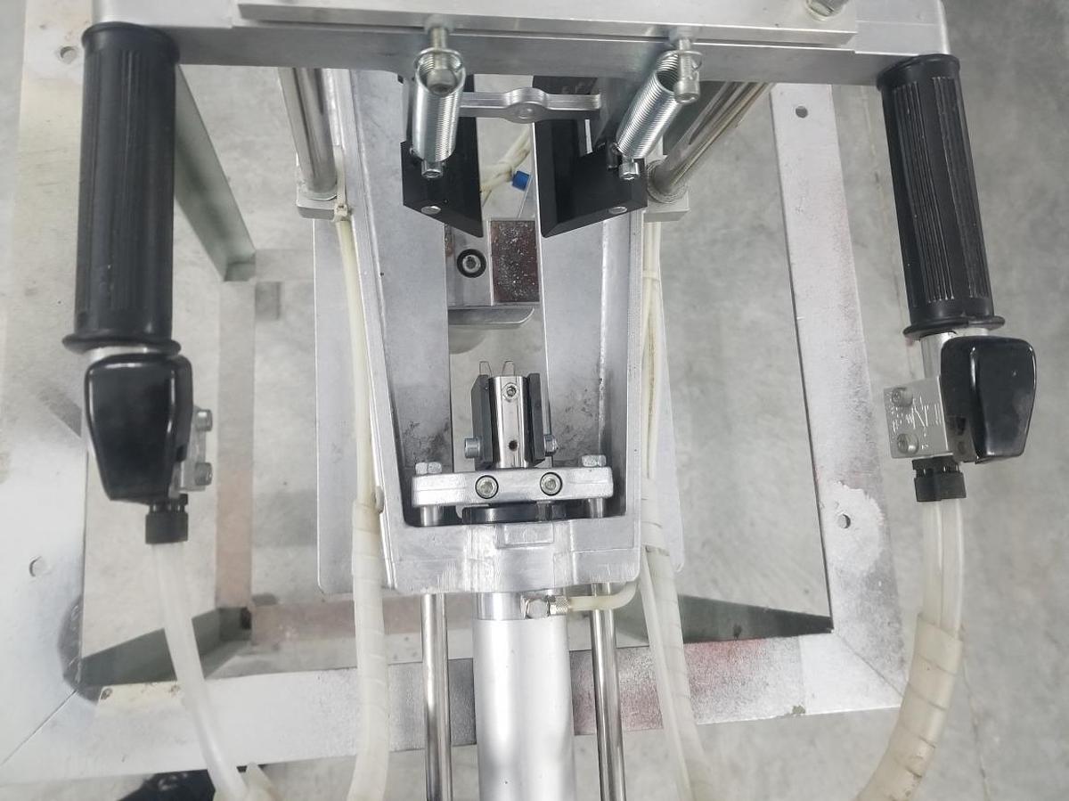 Used CLEANING / CHISELLING MACHINE RYKO YEAR 2013