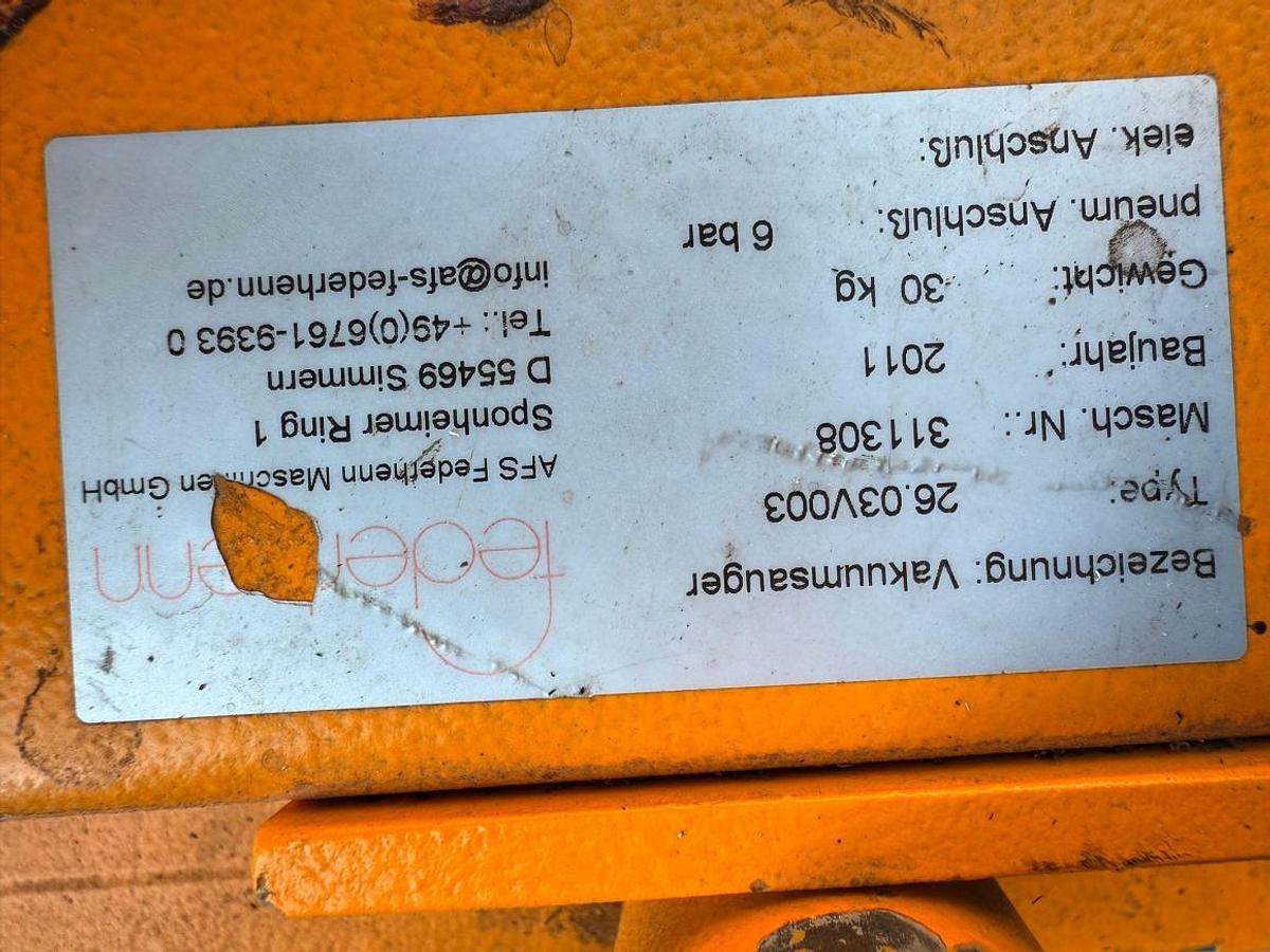 Used FEDERHENN GLASS VACUUM LIFTER YEAR 2011