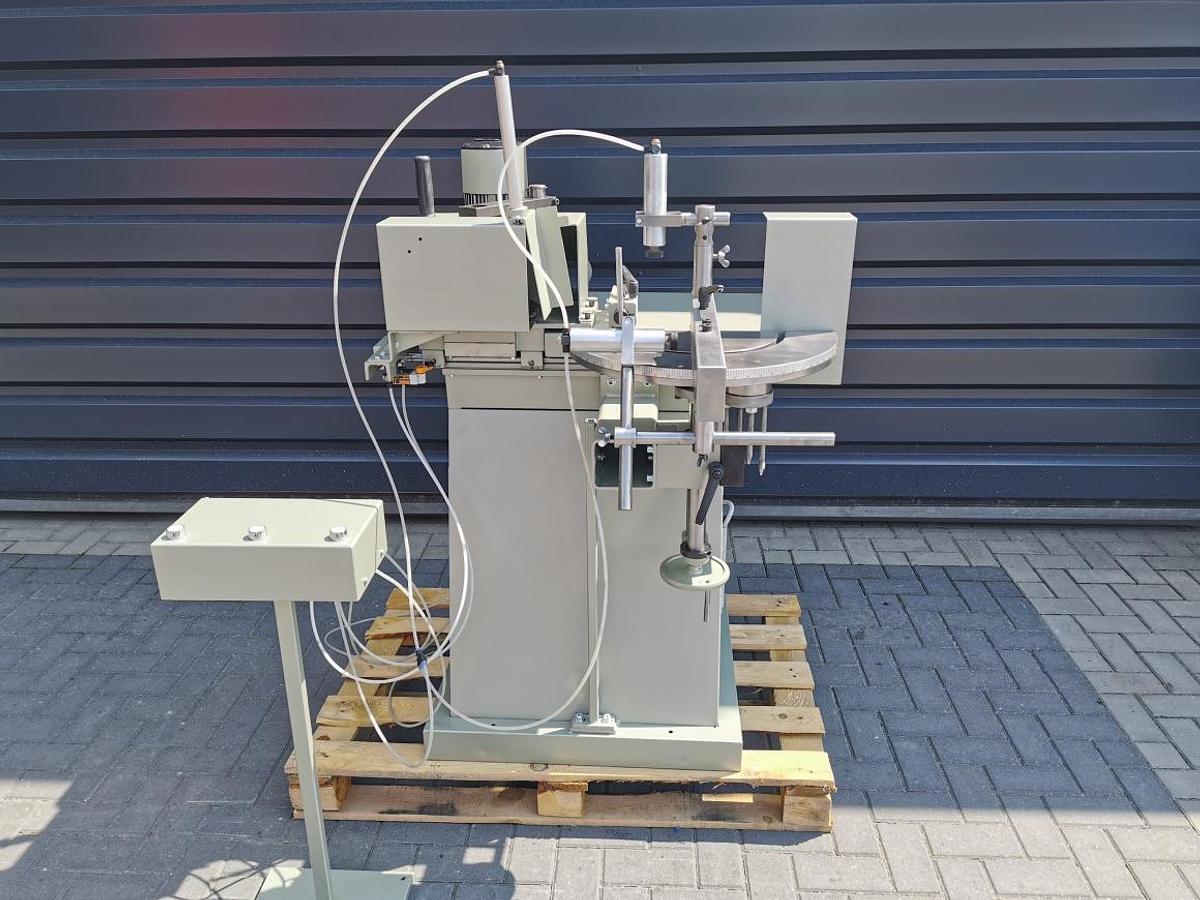 Used AUTOMATIC POST MILLING MACHINE GRAULE AKF 6/250