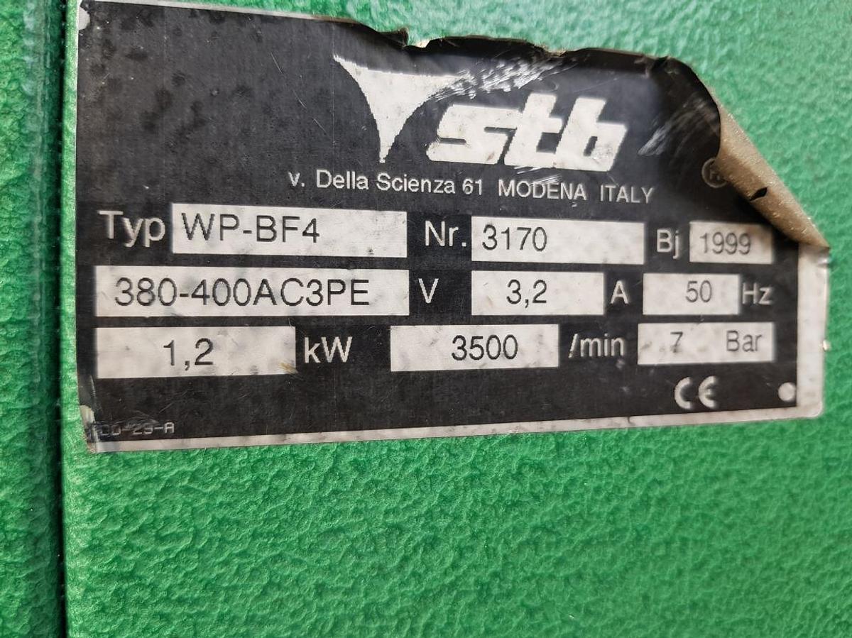 Używane OCZYSZCZARKA DO NAROŻY STB WPBF 4 ROK 1999