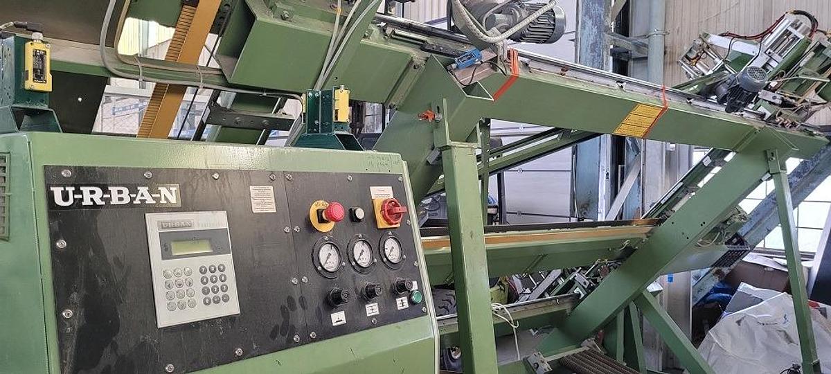 Używane ZGRZEWARKA CZTEROGŁOWICOWA URBAN AKS 1400/ETS ROK 2000
