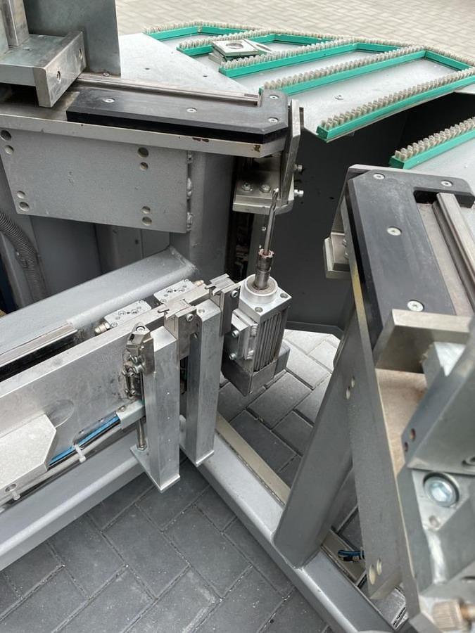 Używane OCZYSZCZARKA CNC KMW APH- LI ROK 2006