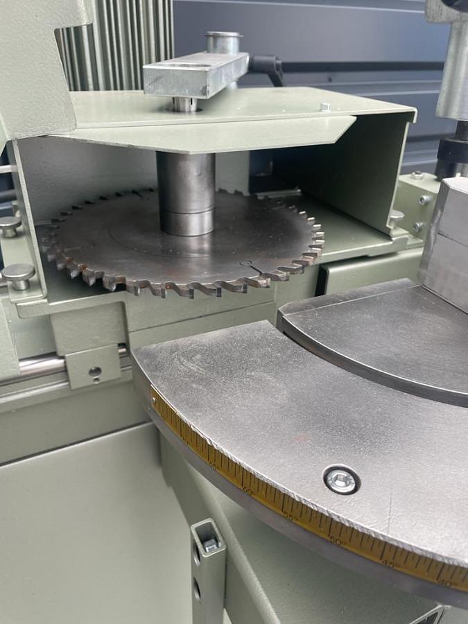 Used POLE MILLING MACHINE GRAULE AKF 6/250 YEAR 2010