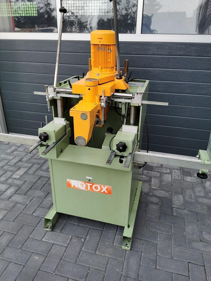 Used ROTOX KF 457 MILLING AND COPYING MACHINE