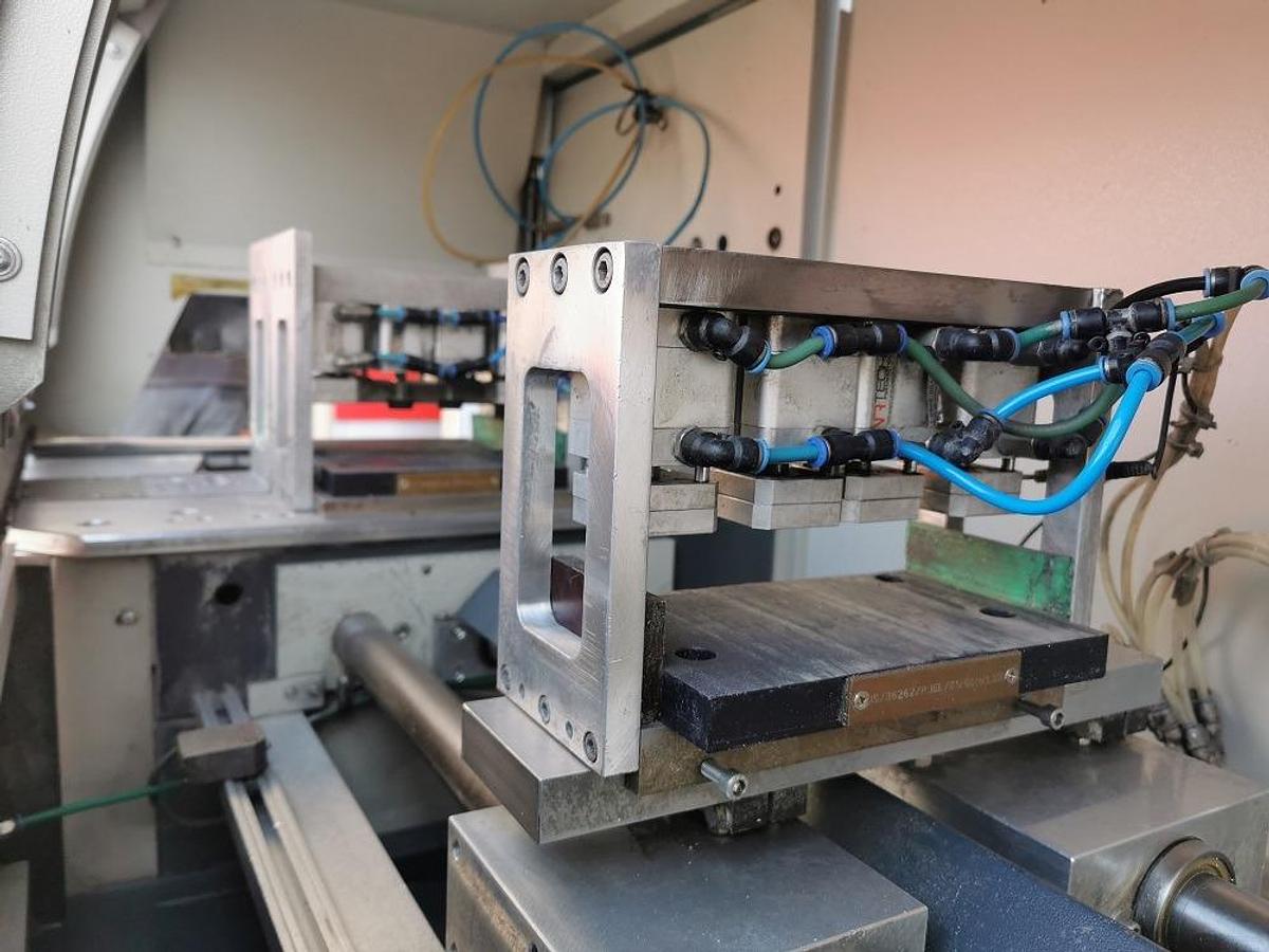 Used ELUMATEC AUTOMATIC CUTTING MACHINE SAS 142/41 YEAR 2006