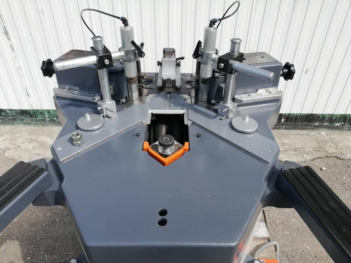 Used CRIMPING MACHINE ELUMATEC EP 124 YEAR 2001
