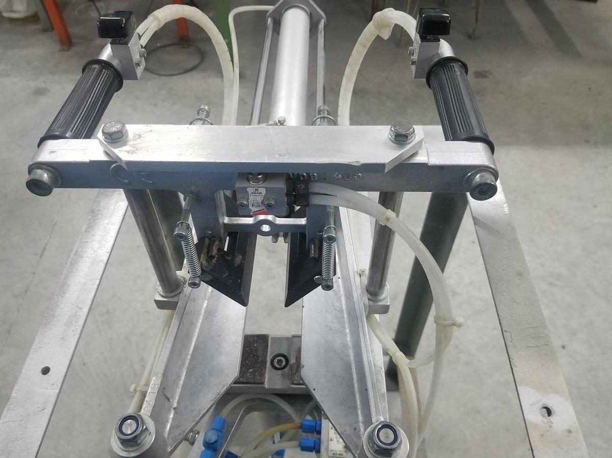 Used CLEANING / CHISELLING MACHINE RYKO YEAR 2013