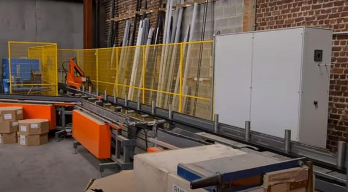 Used CUTTING AND MACHINING CENTRE TEKNA TK 804, YEAR 2011
