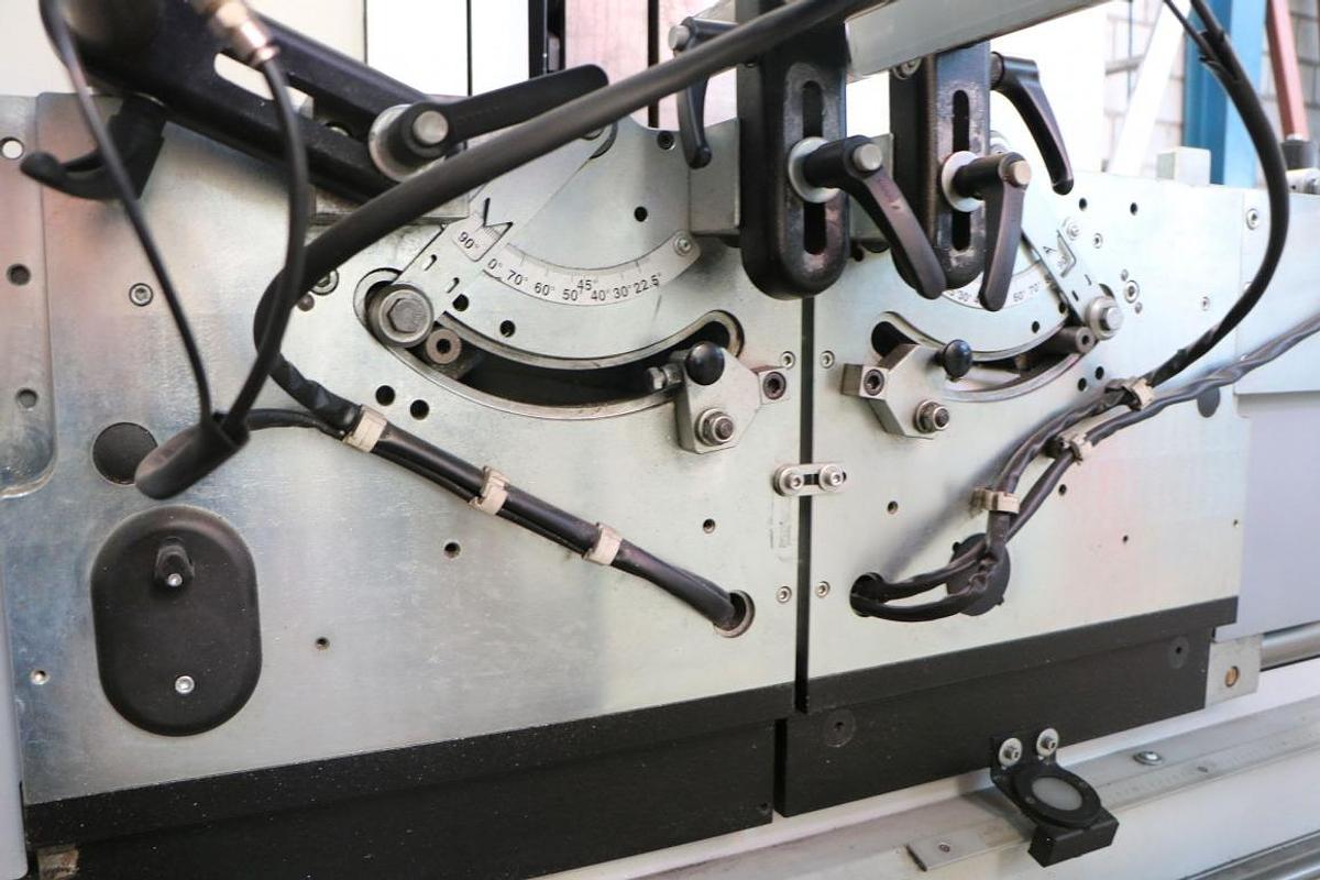 Używane PIŁA DWUGŁOWICOWA AUTOMATYCZNA FOM INDUSTRIE BZ ALVA 500 A  ROK 2011