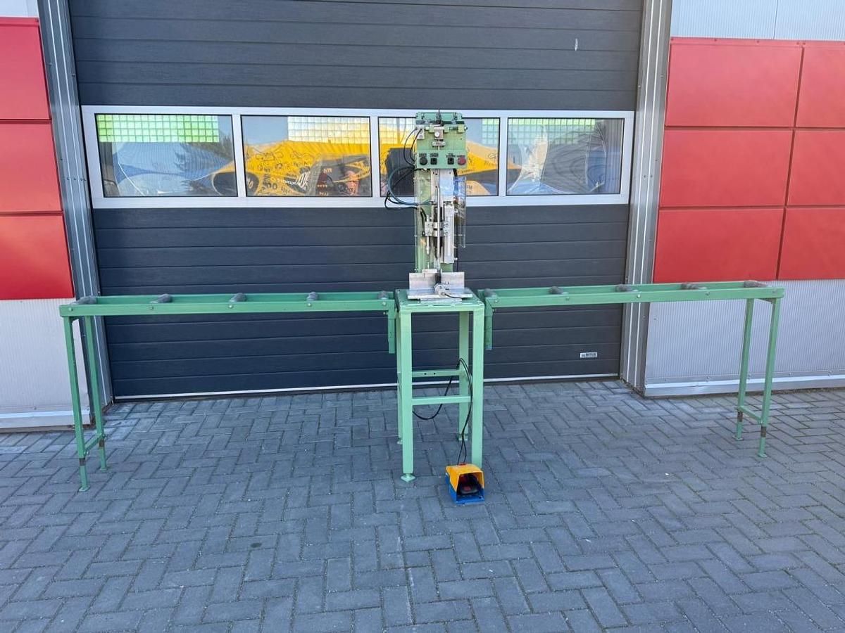 Używane WKRĘTARKA DO WZMOCNIEŃ URBAN DS 1700 ROK 2006