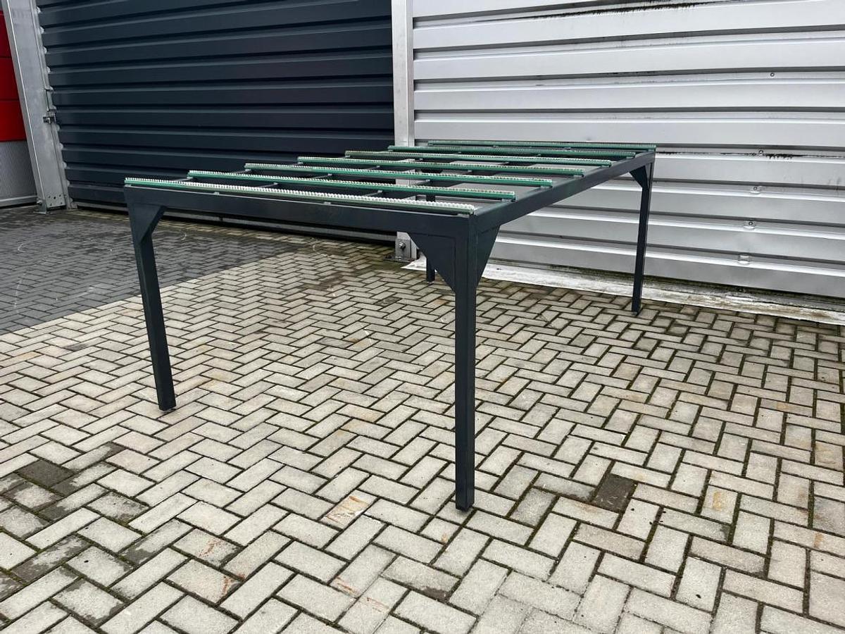 Used ASSEMBLING TABLE