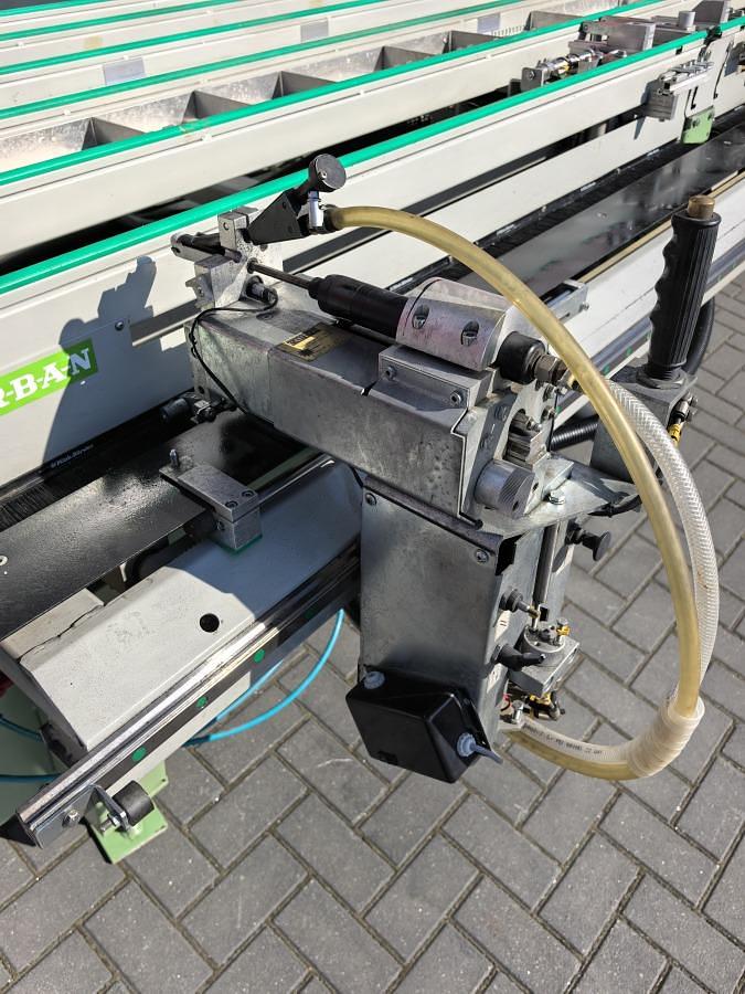 Used URBAN FAS 320 FITTING TABLE YEAR 2010