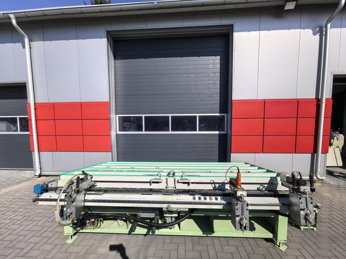 Used URBAN FAS 320 FITTING TABLE YEAR 2010