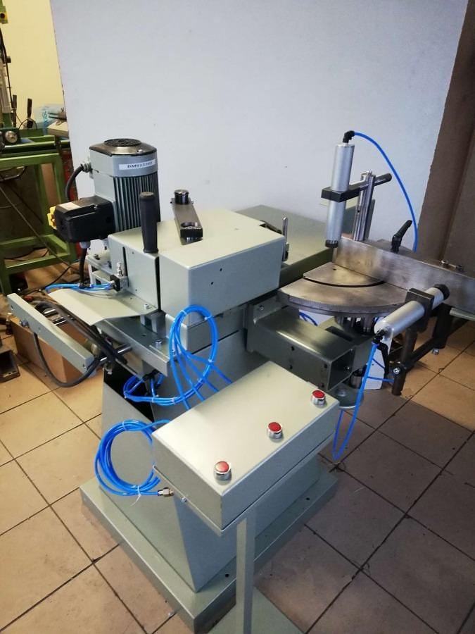Używane FREZARKA DO SŁUPKA AUTOMATYCZNA GRAULE AKF 6/250