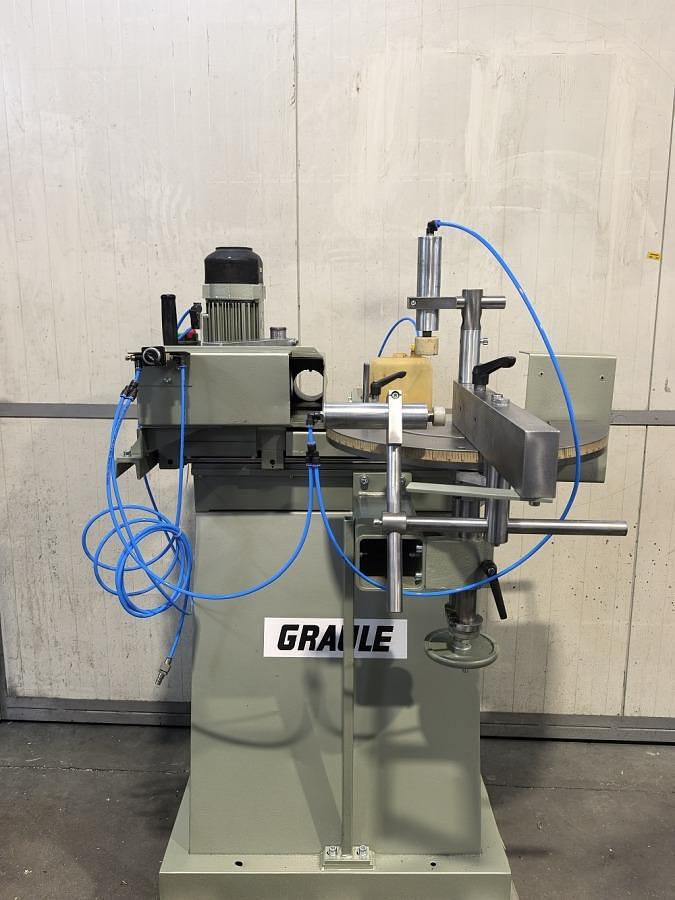 Used POLE MILLING MACHINE GRAULE AKF 6 /250 YEAR 2000