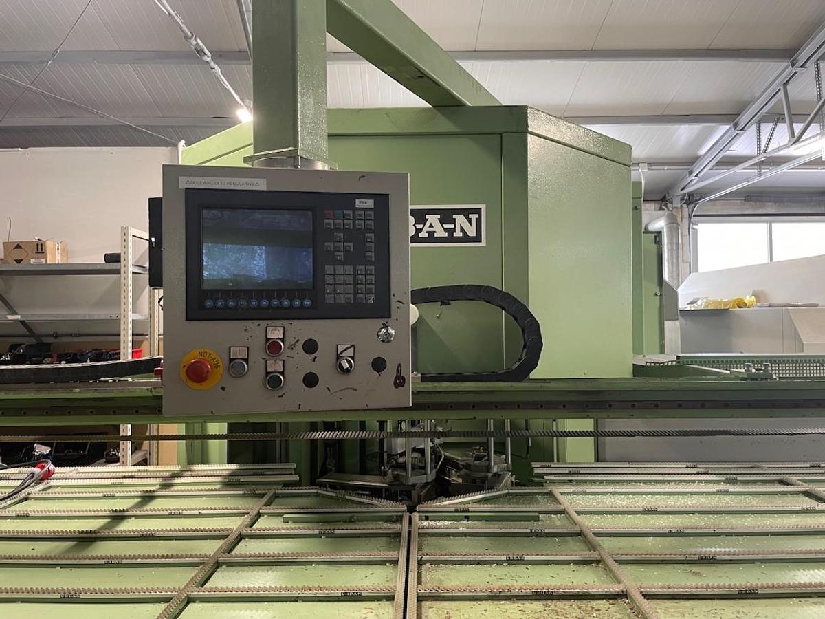 Used CNC BLAST MACHINE URBAN SV 530 YEAR 2006