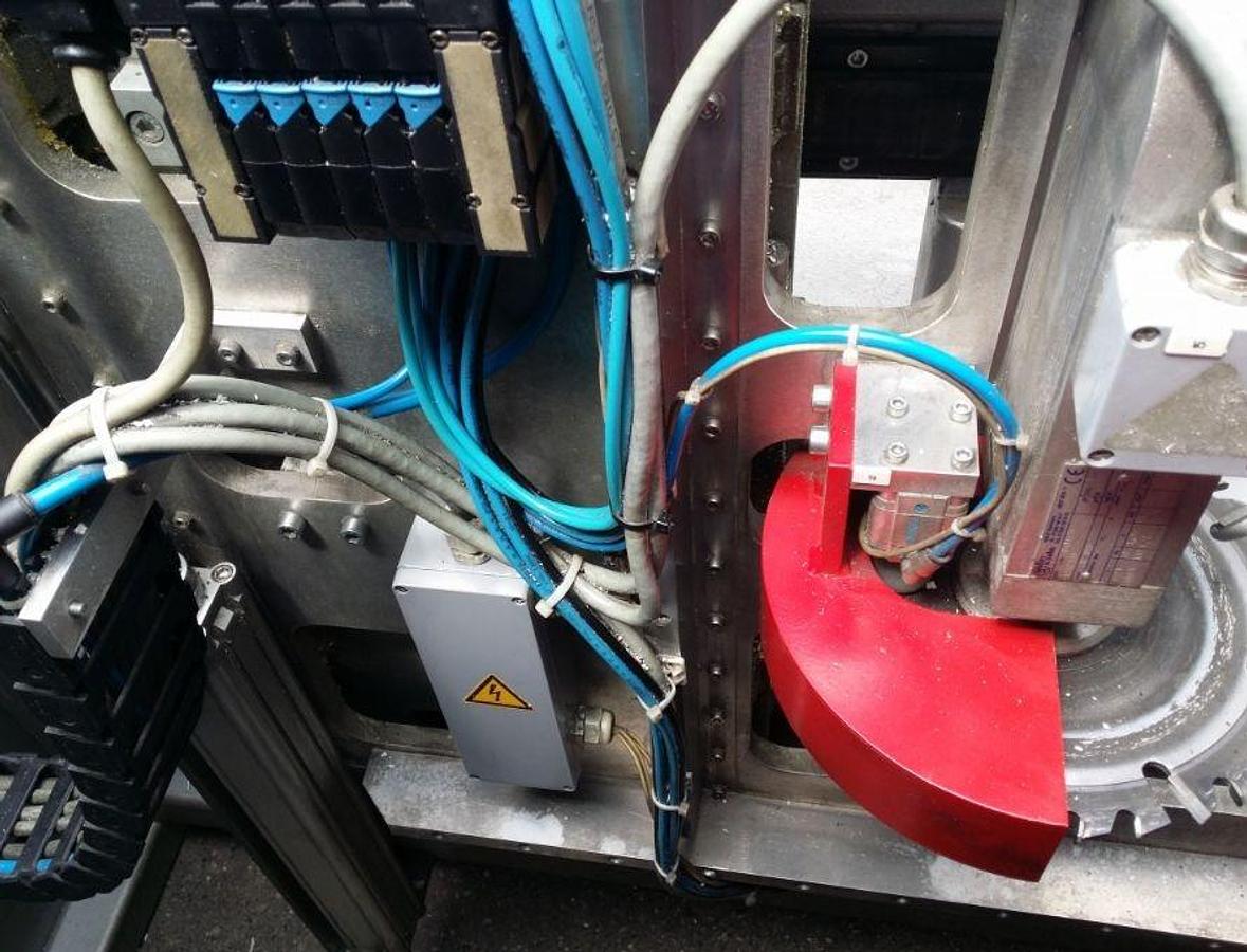 Used CNC BLAST MACHINE KMW APH - LA YEAR 2005