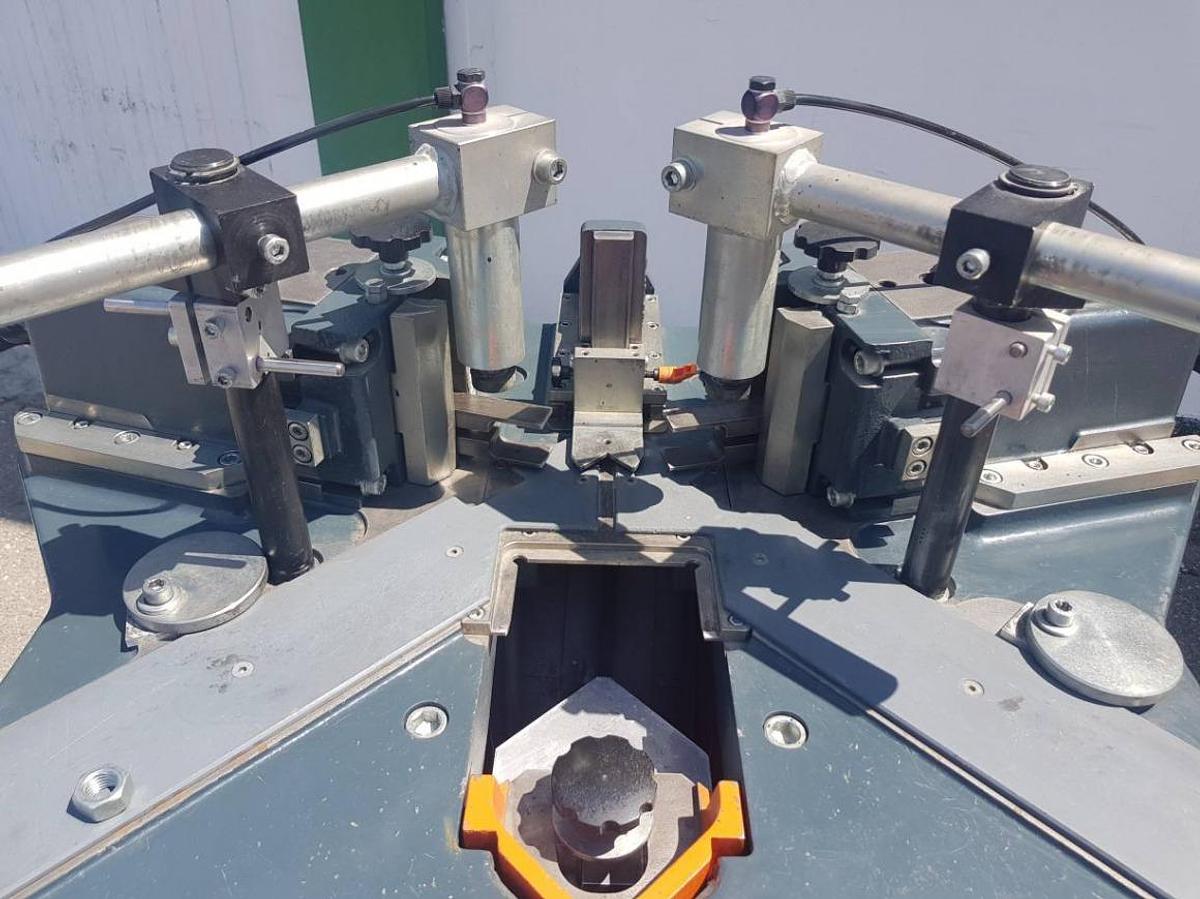 Used CRIMPING MACHINE ELUMATEC EP 124 YEAR 2000
