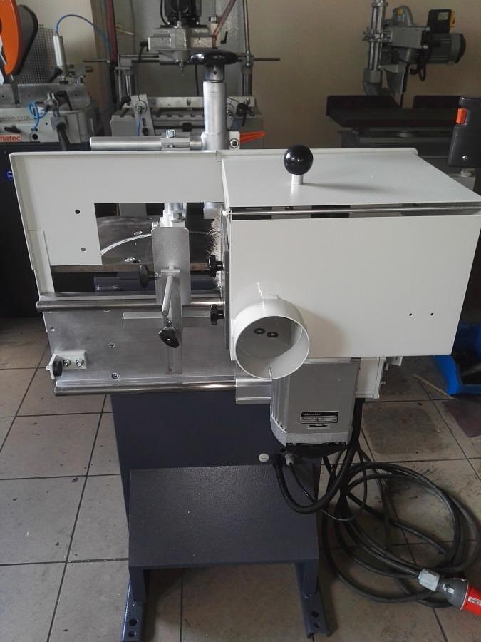 Używane FREZARKA DO SŁUPKA ELUMATEC AF 221 / 60 ROK 2002FREZARKA DO SŁUPKA ELUMATEC AF 221 / 60 ROK 2002