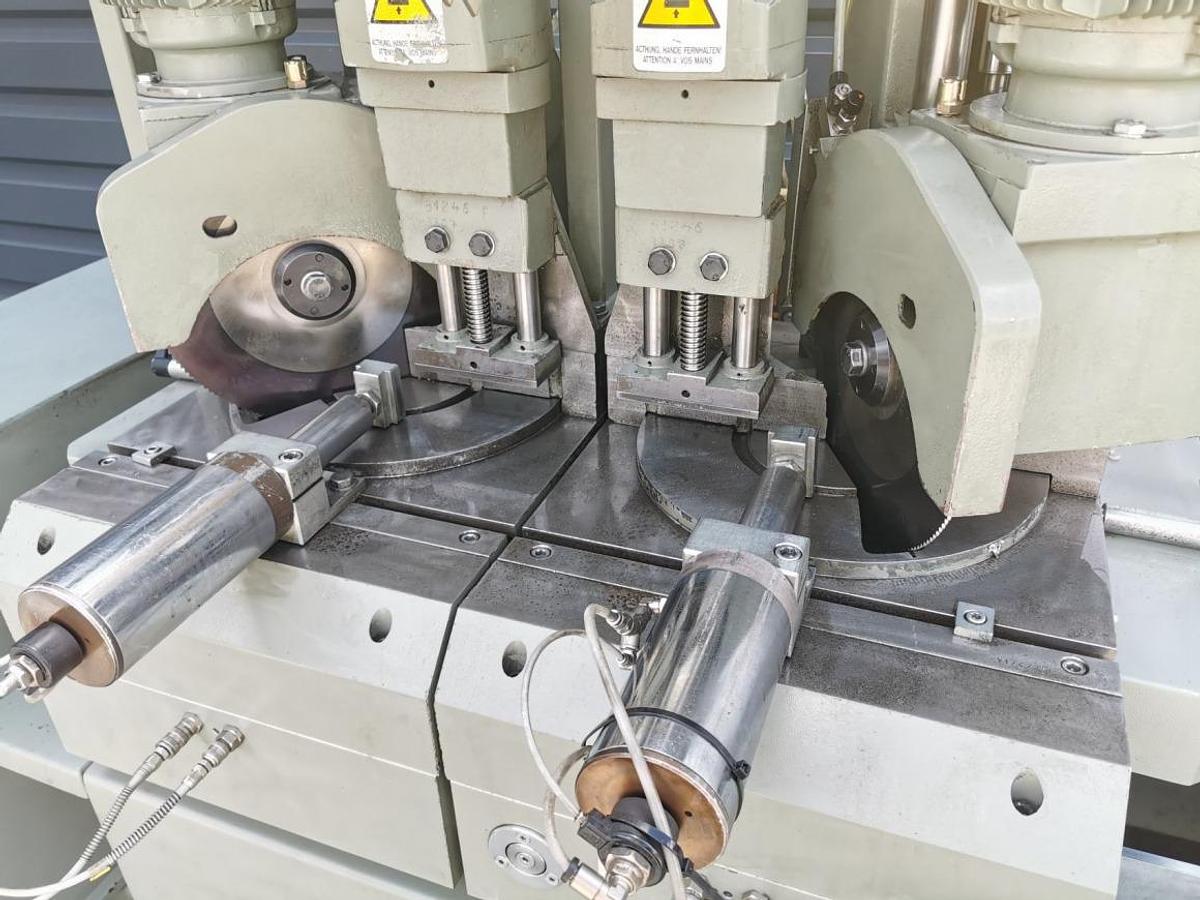 Używane PIŁA AUTOMATYCZNA DWUGŁOWICOWA DO STALI EMMEGI TRD FERRO 2 LIBRA TU/5 ROK 2008