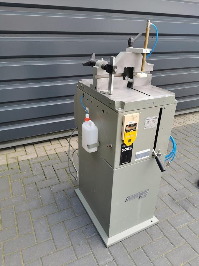 Used SINGLE HEAD GLAZING BAR SAW ALUMA / EMMEGI LMS YEAR 2008