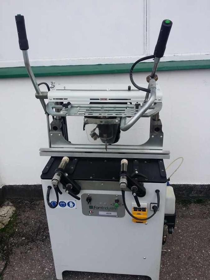 Used MILLING AND COPYING MACHINE FOM INDUSTRIE ISOS YEAR 2009