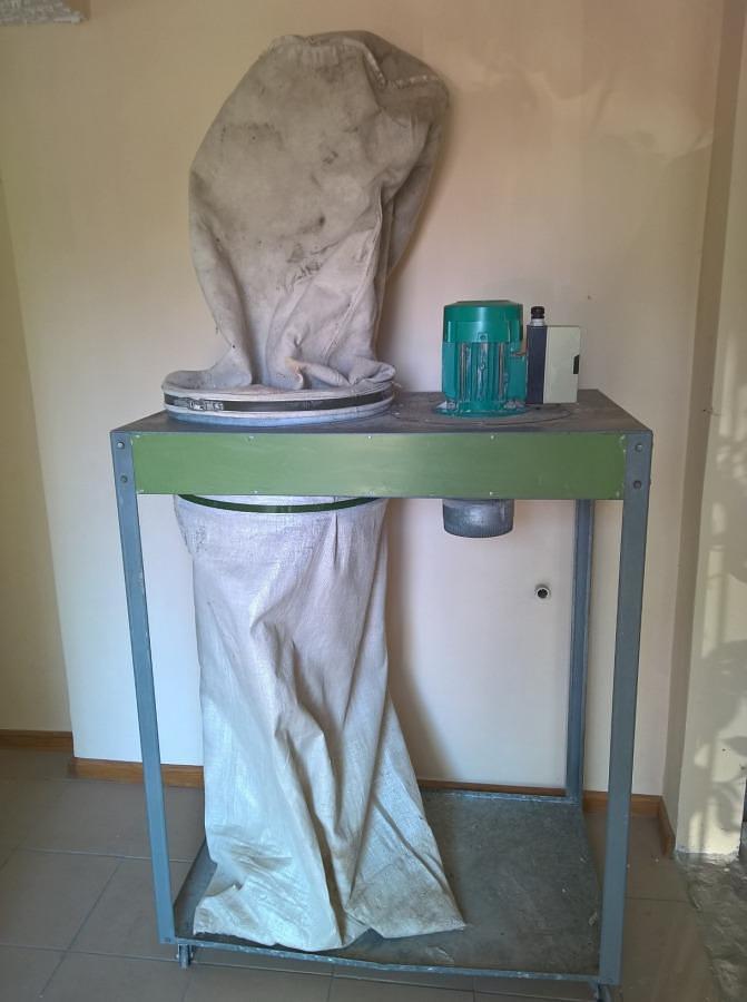 Used CHIP AND DUST EXTRACTION