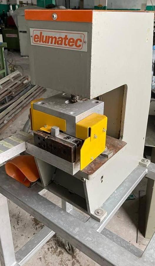 Used ELUMATEC ST 225 HYDROPNEUMATIC PRESS FOR CUTOUTS