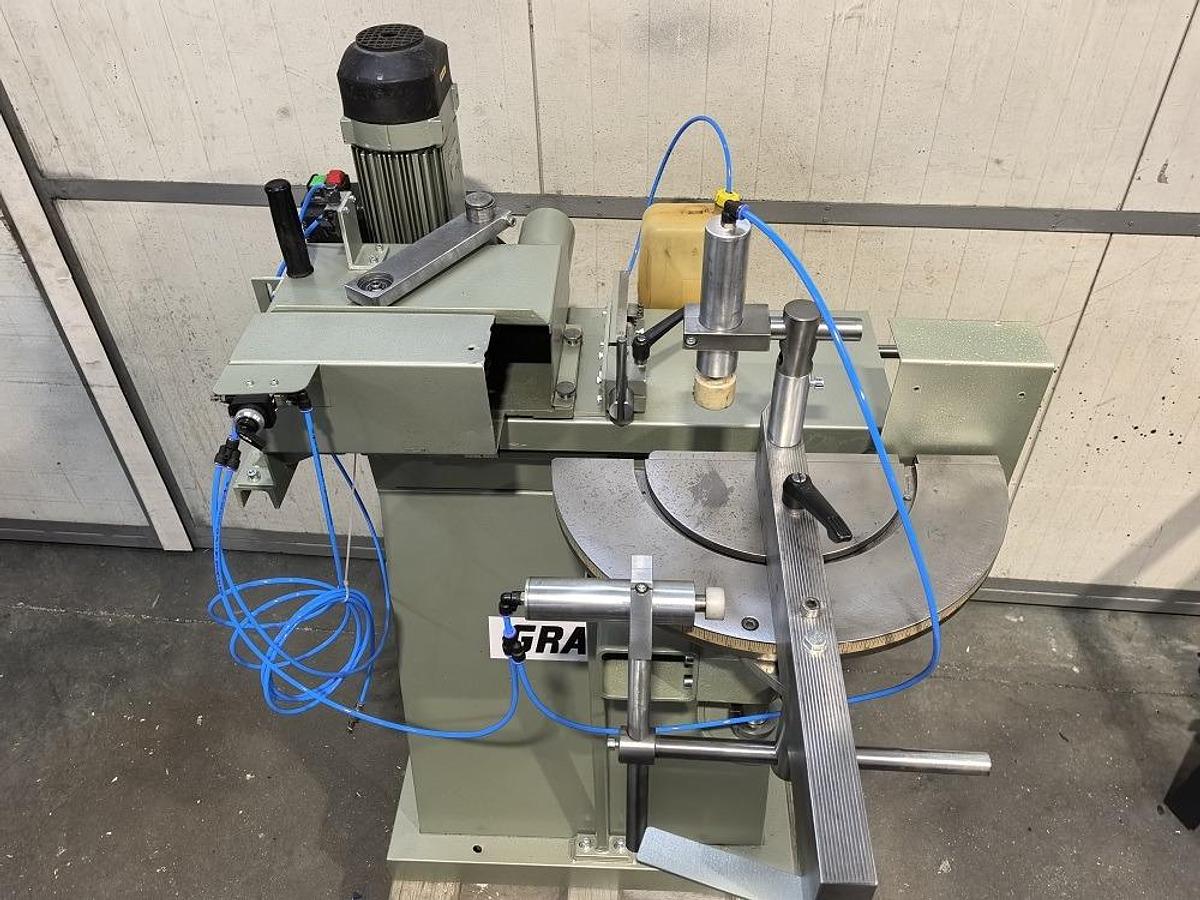 Used POLE MILLING MACHINE GRAULE AKF 6 /250 YEAR 2000