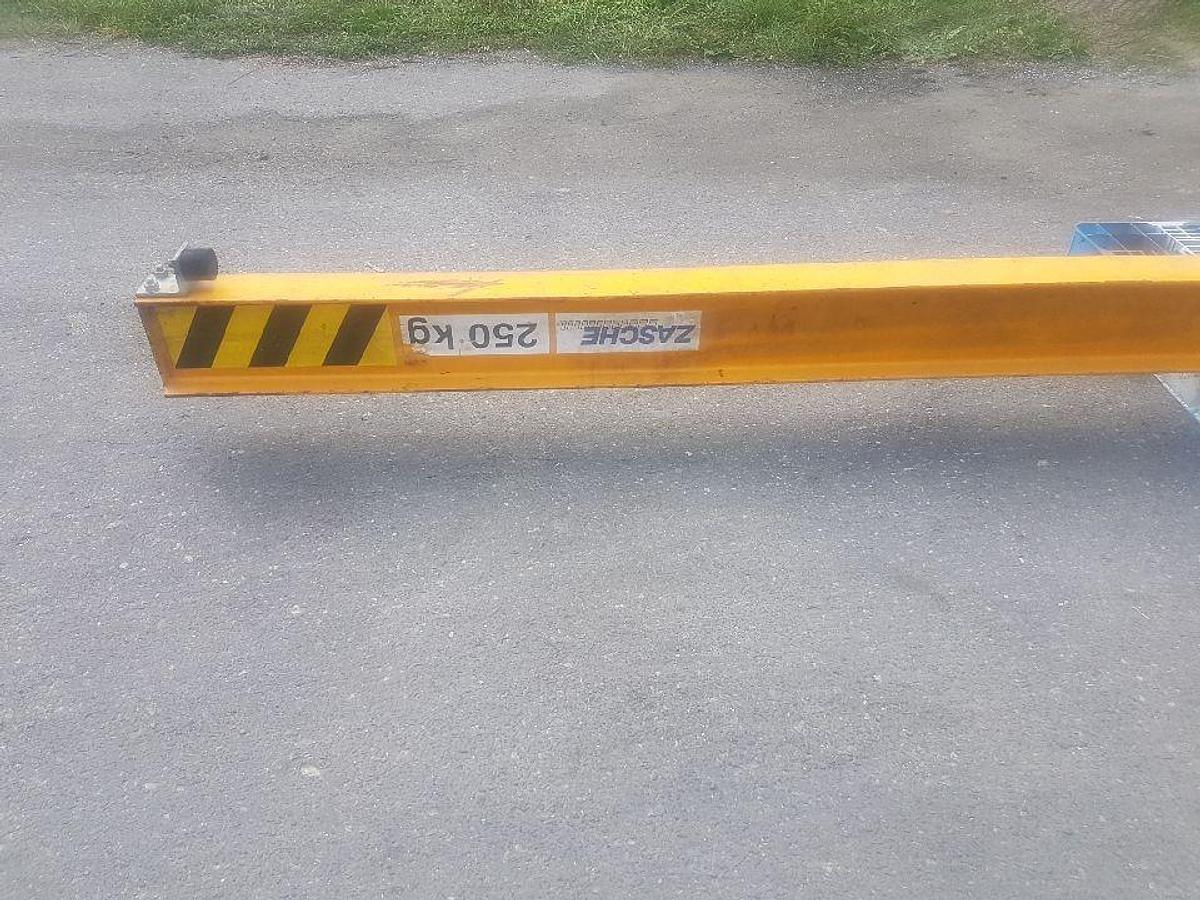 Used COLUMN CRANE WEGOMA GSX 250-4/2.5T FOR INDOOR TRANSPORT YEAR 2000