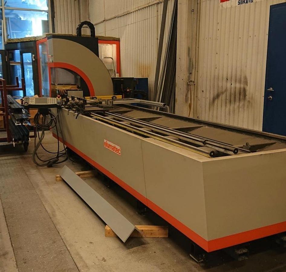 Używane CENTRUM OBRÓBCZE ELUMATEC SBZ 122 /10 ROK 2004