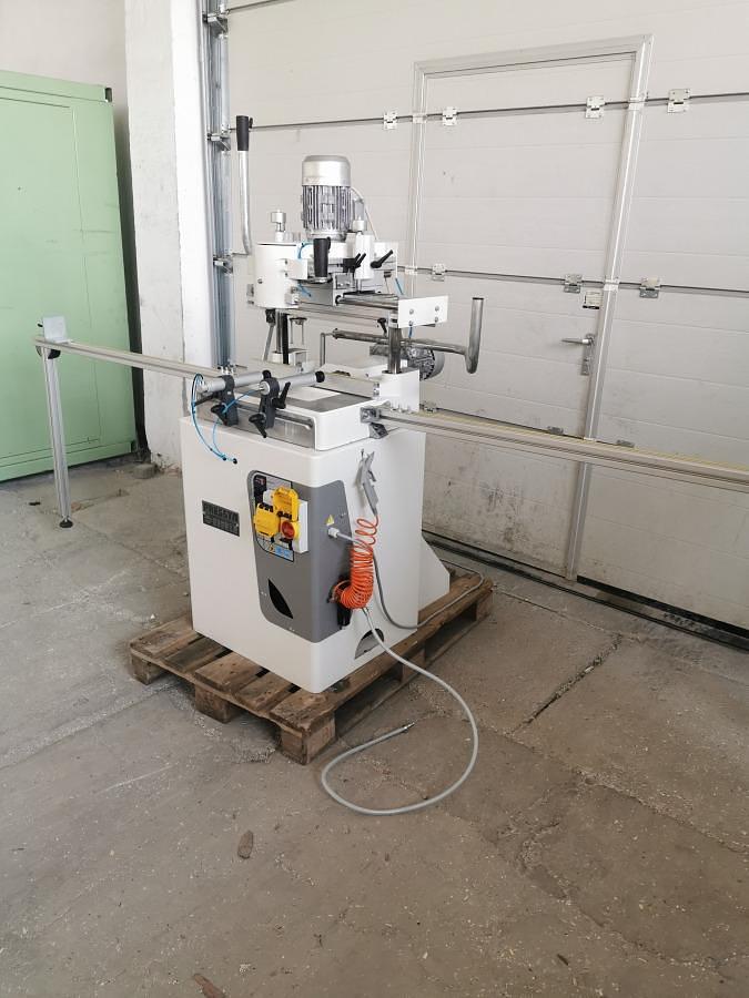 Used MECAL FR 811-3 MILLING AND COPYING MACHINE (HANDLE) YEAR 2017