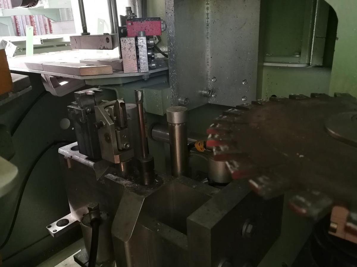 Używane OCZYSZCZARKA AUTOMATYCZNA CNC URBAN SV 310 ROK 2006