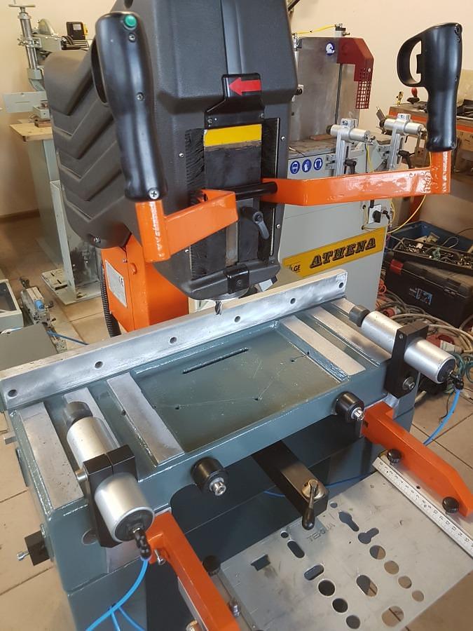 Used MILLING AND COPYING MACHINE TEKNA TK 579