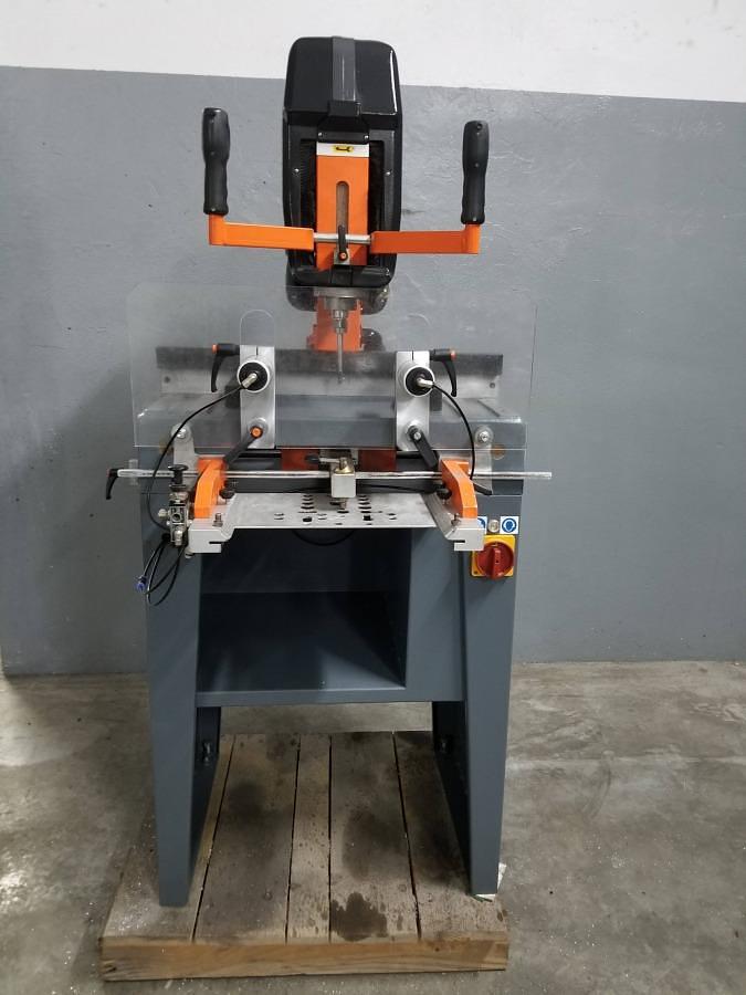 Used MILLING AND COPYING MACHINE TEKNA TK 579 A YEAR 2011