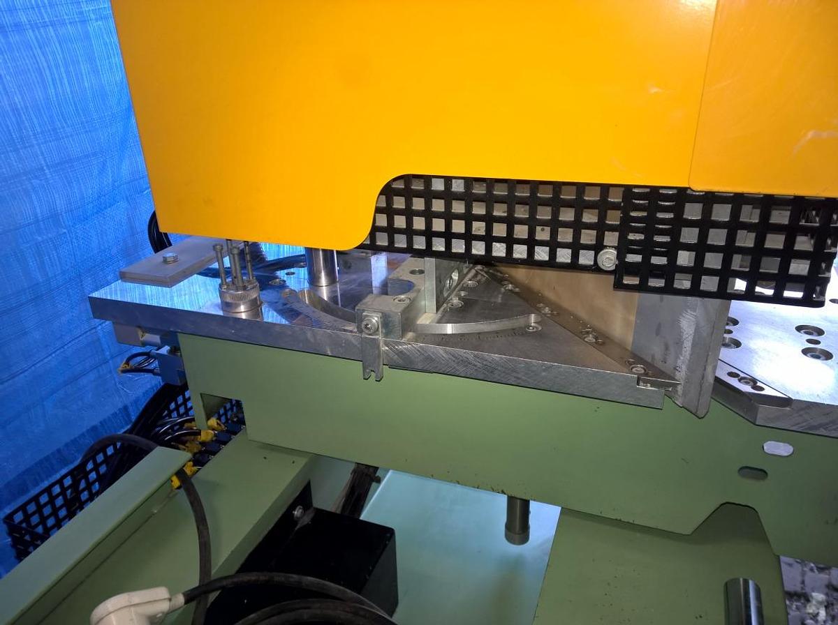 Used DOUBLE HEAD WELDING MACHINE URBAN AKS 3900 YEAR 2006
