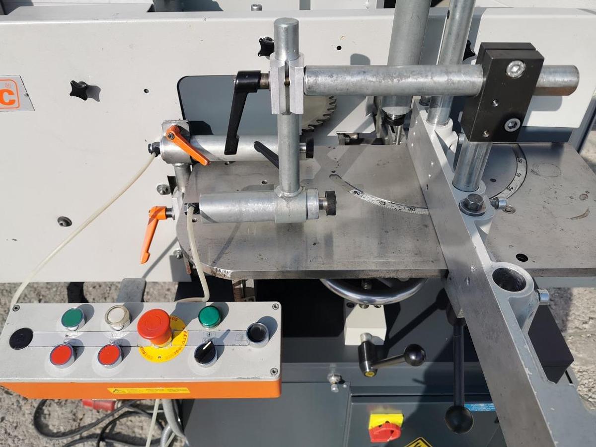 Used COLUMN MILLING MACHINE ELUMATEC AF 223 YEAR 1997