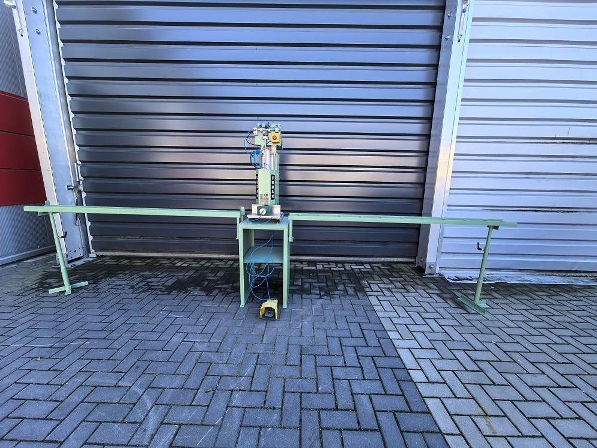 Używane WKRĘTARKA DO WZMOCNIEŃ URBAN DS 2100 ROK 1997