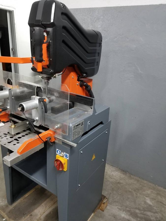 Used MILLING AND COPYING MACHINE TEKNA TK 579 A YEAR 2011