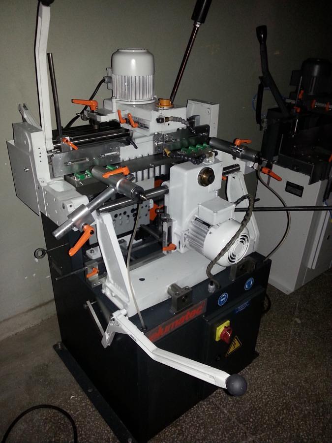 Used MILLING MACHINE ELUMATEC KF 78 YEAR 1998