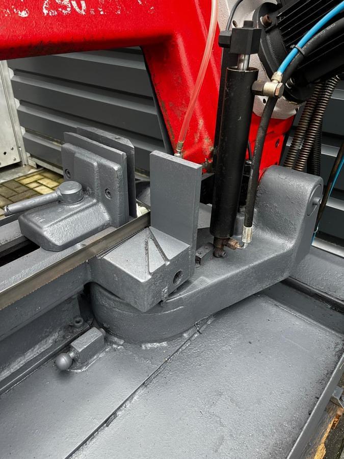 Używane PRZECINARKA PÓŁAUTOMATYCZNA DO STALI BOMAR ERGONOMIC 320.250 DGH ROK 2004