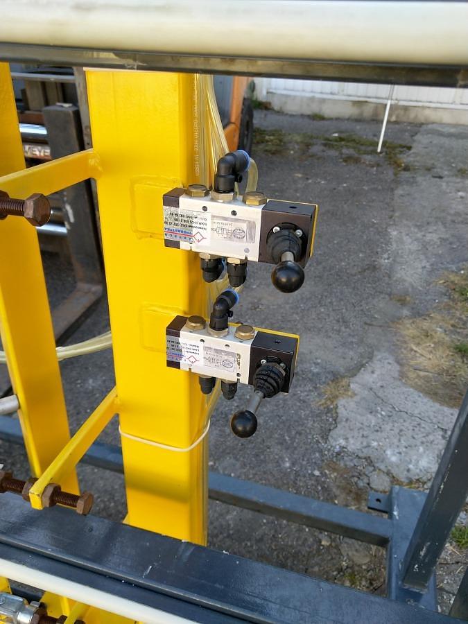 Used PRESS FOR INSPECTION AND GLAZING OF SCHURING