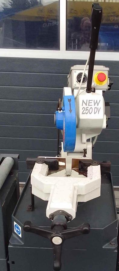 Używane PRZECINARKA DO STALI ITAL-PLASTICK T250-S ROK 2020