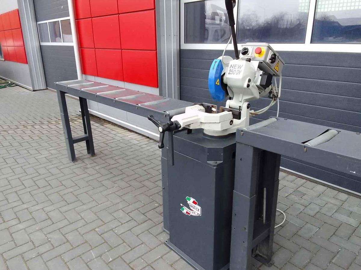 Used STEEL CUTTING MACHINE ITAL-PLASTICK T250-S YEAR 2020