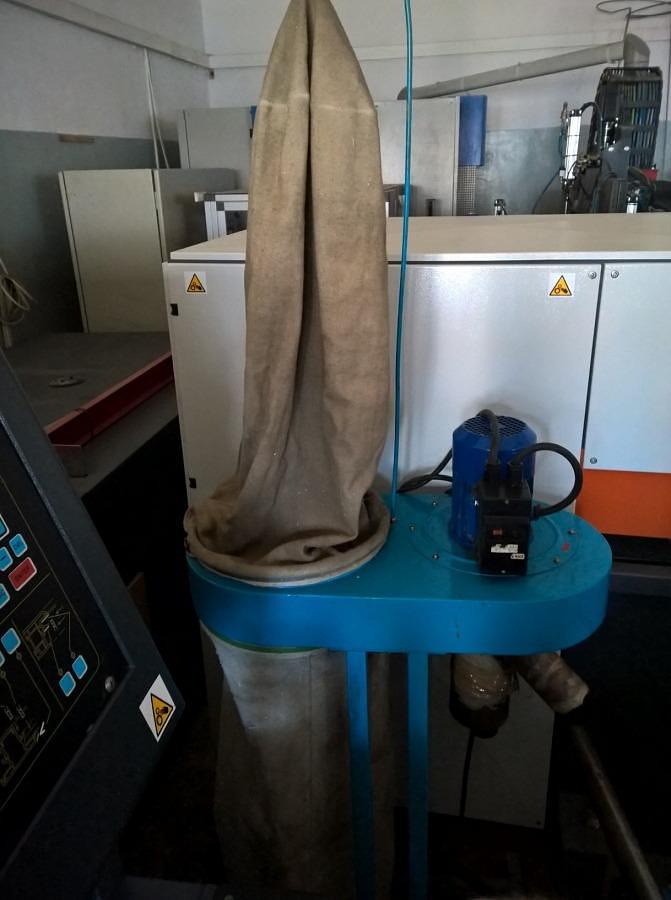 Used CHIP AND DUST EXTRACTION