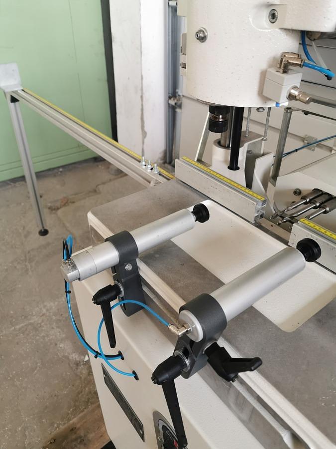 Used MECAL FR 811-3 MILLING AND COPYING MACHINE (HANDLE) YEAR 2017