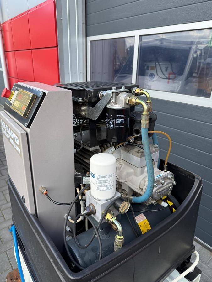Used SCREW COMPRESSOR SCHNEIDER AMD 4 -10F1
