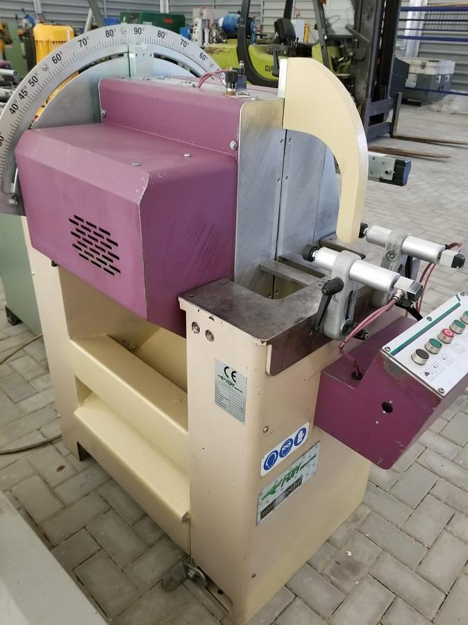 Używane PIŁA JEDNOGŁOWICOWA AUTOMATYCZNA DO ALUMINIUM FOM INDUSTRIE SPRING ECHO